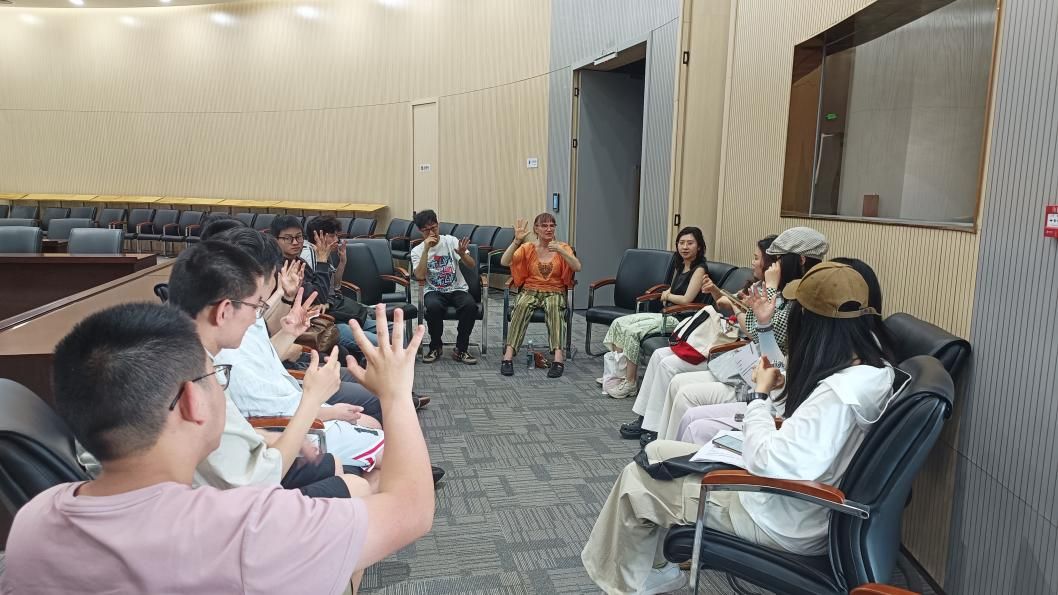 免费看A片
携手芬兰赫尔辛基大学举办“涟漪计划-跨维度的生态对话”国际工作坊